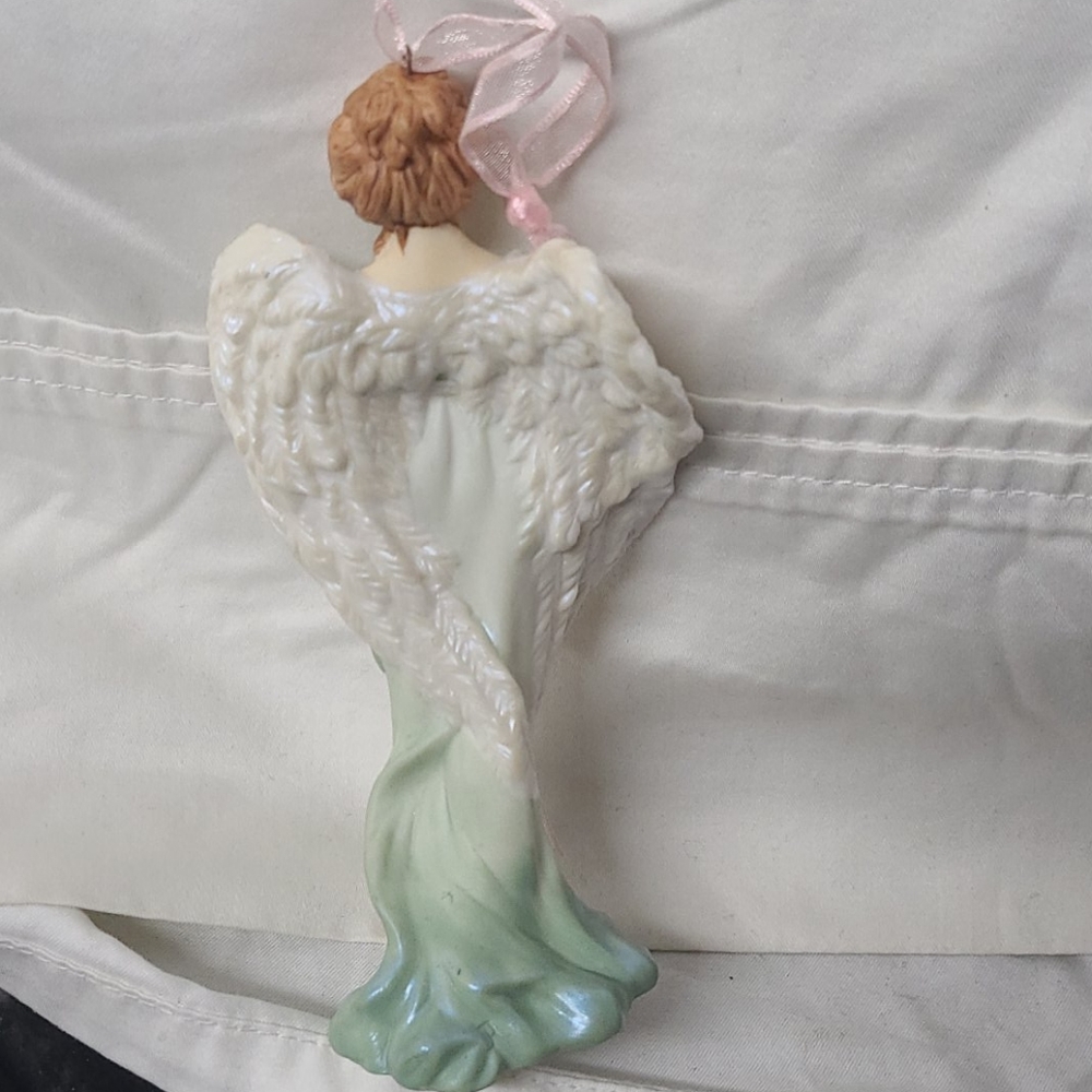 Hallmark Angel of Grace ornament 2005 NIB - Picture 2 of 4